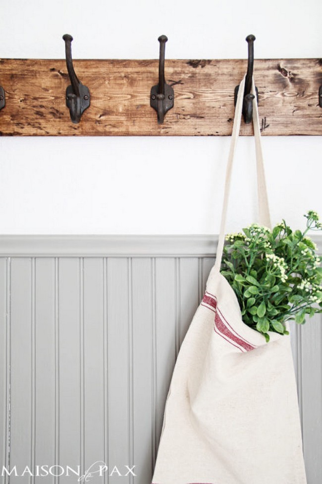  DIY Rustic Towel Rack