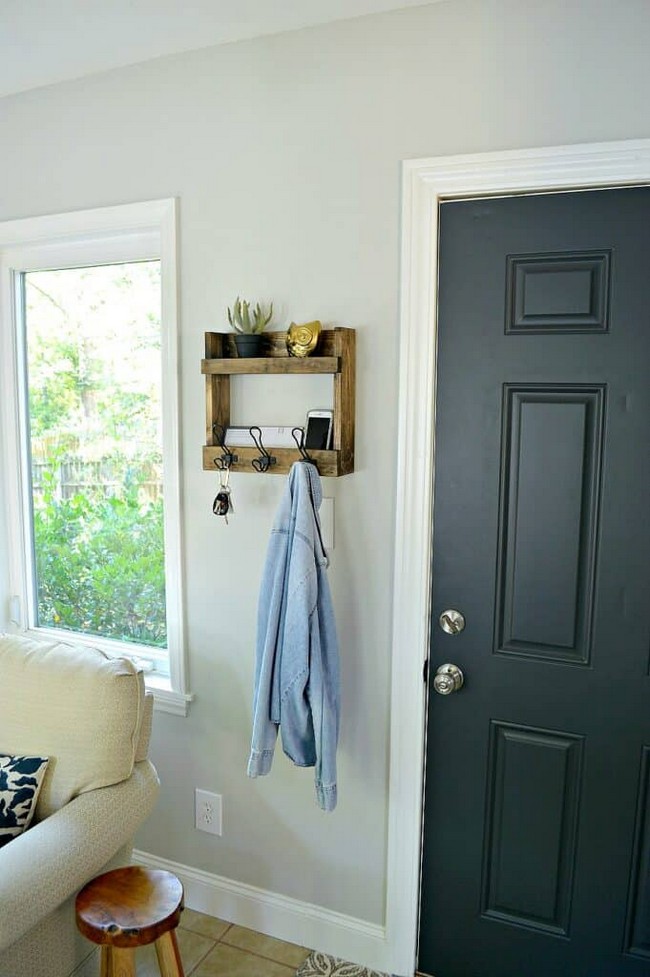 wall mounted rack with storage