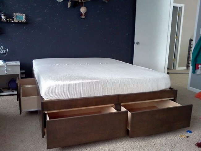 DIY Bed With Drawers
