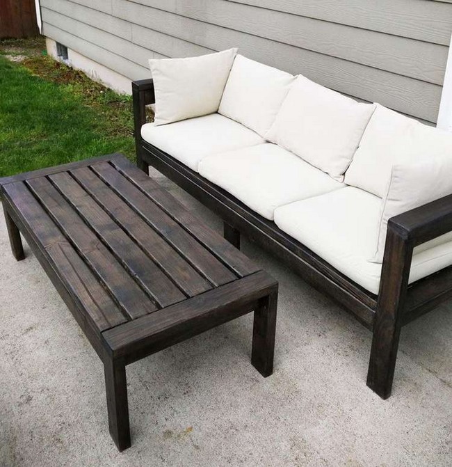 DIY 2x4 Outdoor Sofa