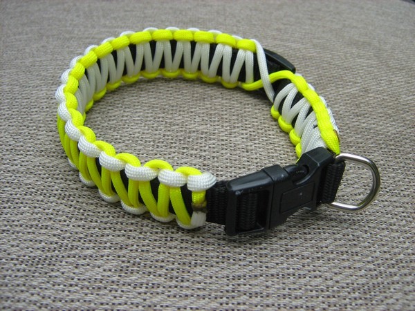 DIY Dog Collar Out of Paracord