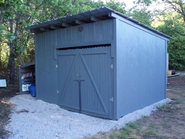 DIY Pallet Shed Project