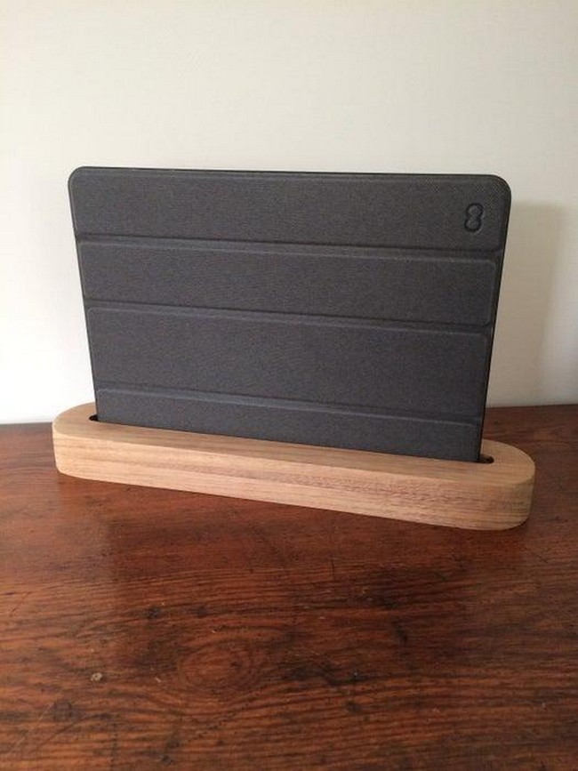  DIY Wooden Tablet Stand