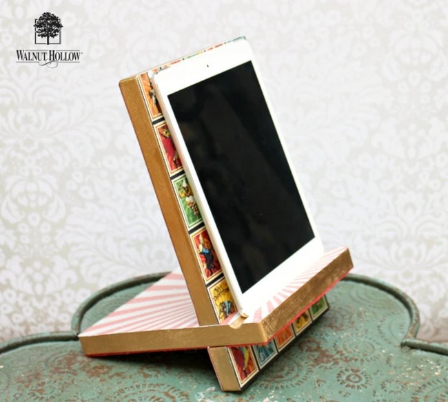  Decoupage wooden tablet stand