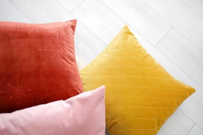  Quilted Velvet Pillows Tutorial