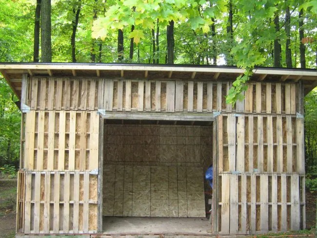 Slope Roof Pallet Shed