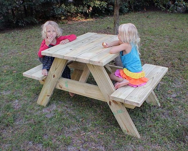 The Mini Connected Picnic Table