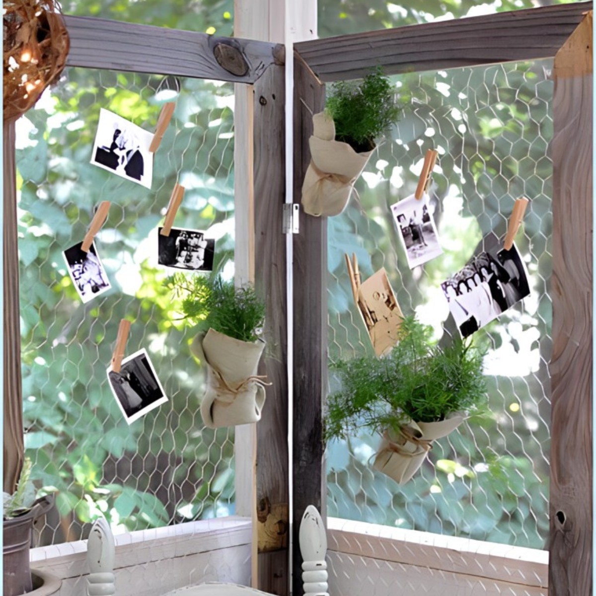 Easy DIY Folding Screen With Chicken Wire For Display!