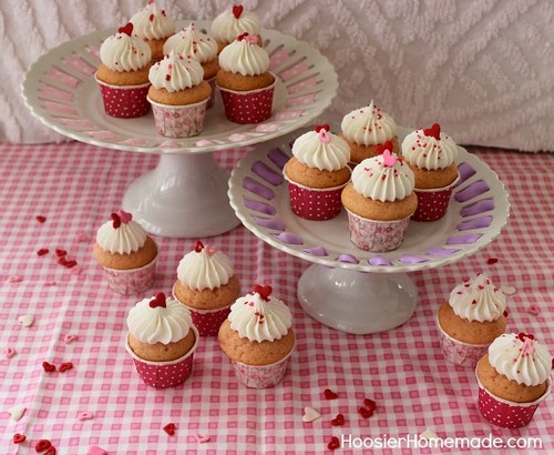 Pink Velvet Cupcakes For Valentine’s Day