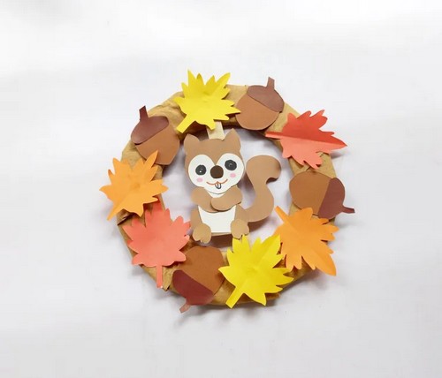 Squirrel Fall Wreath Craft