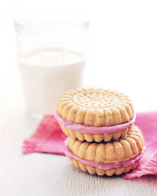 Strawberry Cream–Filled Sandwich Cookies