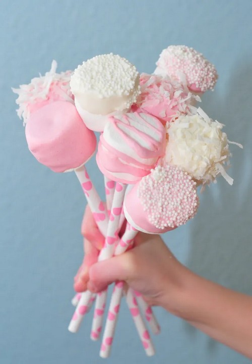 Valentine’s Day Marshmallow Pops
