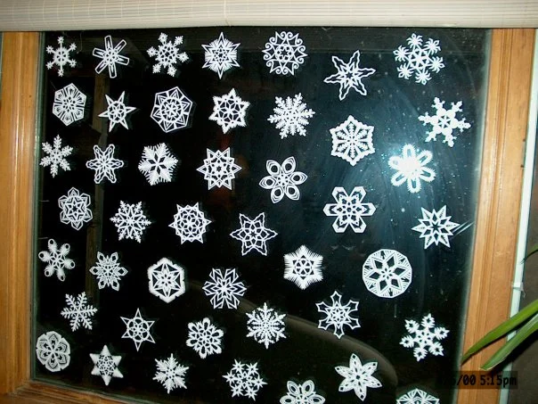 Make 6-pointed Paper Snowflakes