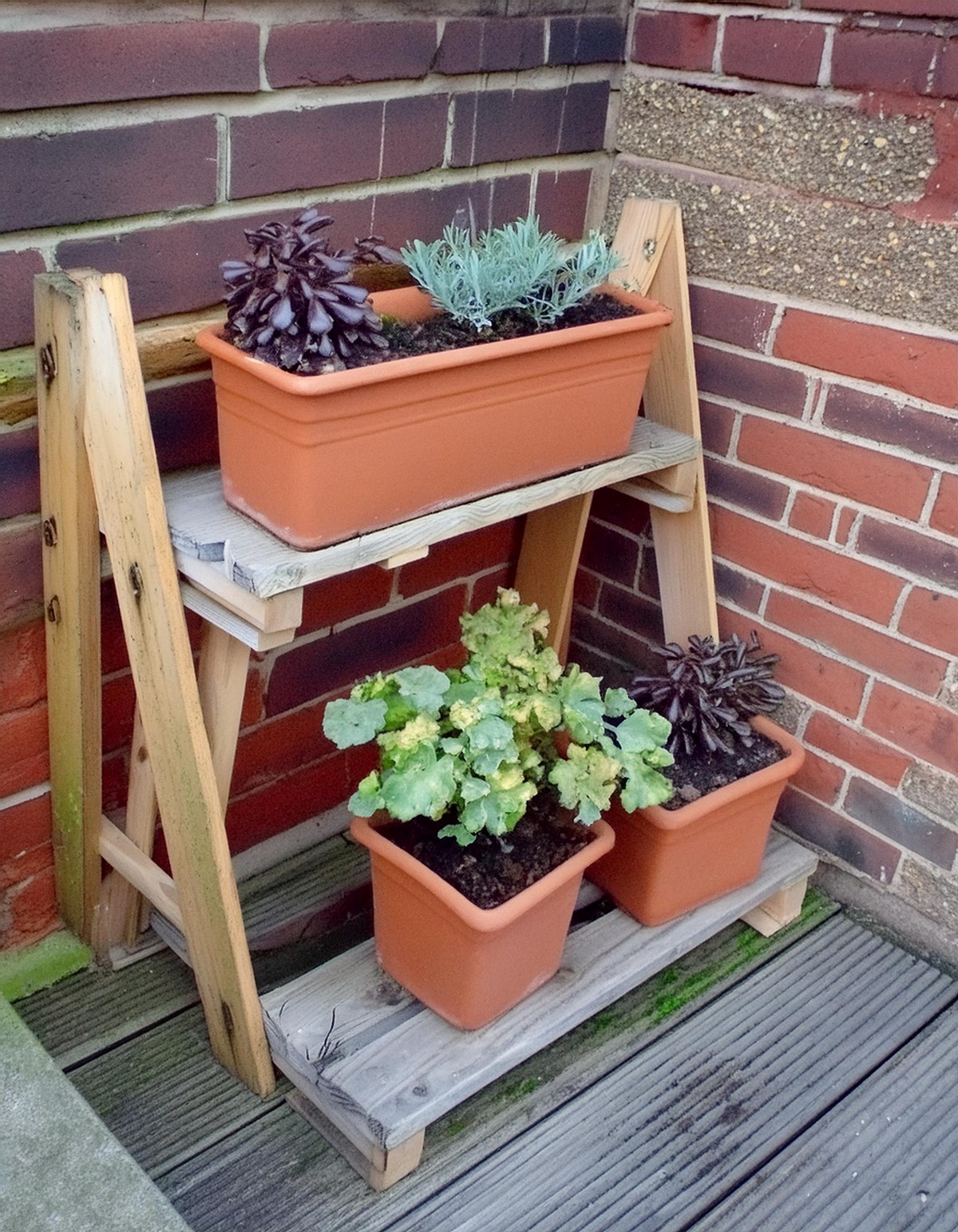Staggered Pallet Planter
