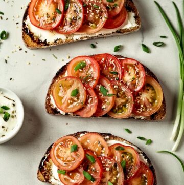 Tomato Toast with Chives and Sesame Seeds 1