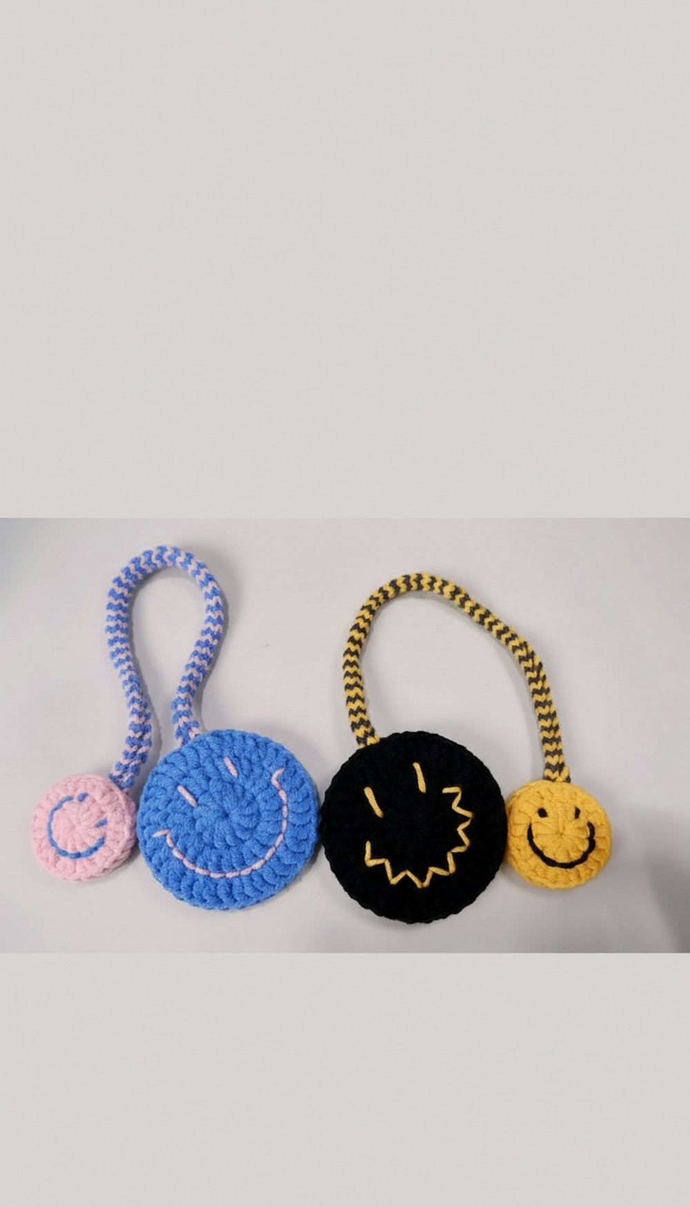 Crochet Smiley Face Keychain Tutorial 1