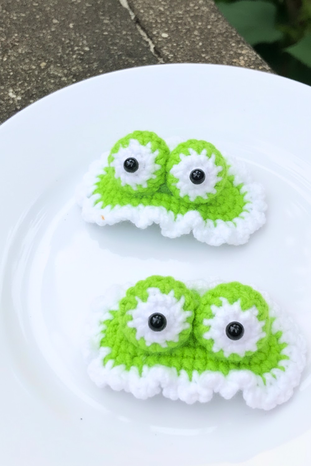 Crochet Frog Hair Clip Pattern 2