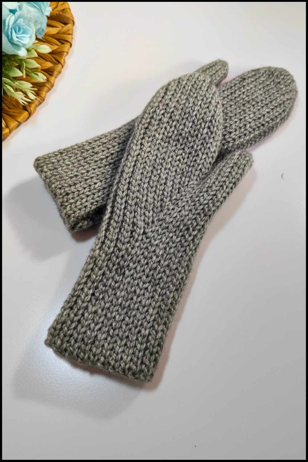 Easy Crochet Gloves Pattern 1