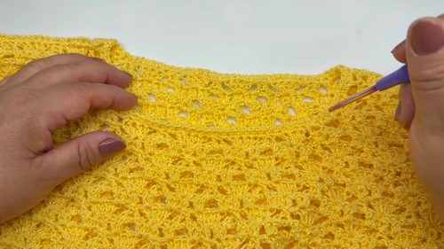 Stylish Free Crochet Blouse Pattern with Airy Stitches
