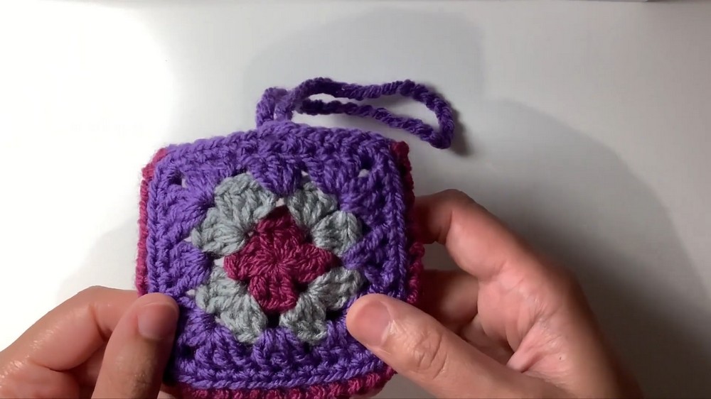 Crochet EarPod Holder Free Pattern to Keep Devices Secure