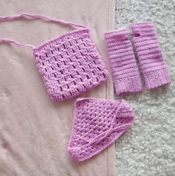 Free Crochet Bag & Fingerless Gloves Pattern with Easy Steps
