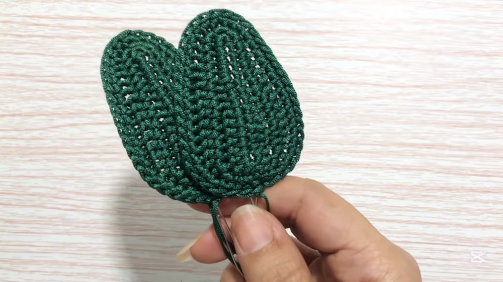 Free Crochet Sunflower Leaf Pattern for Beginners