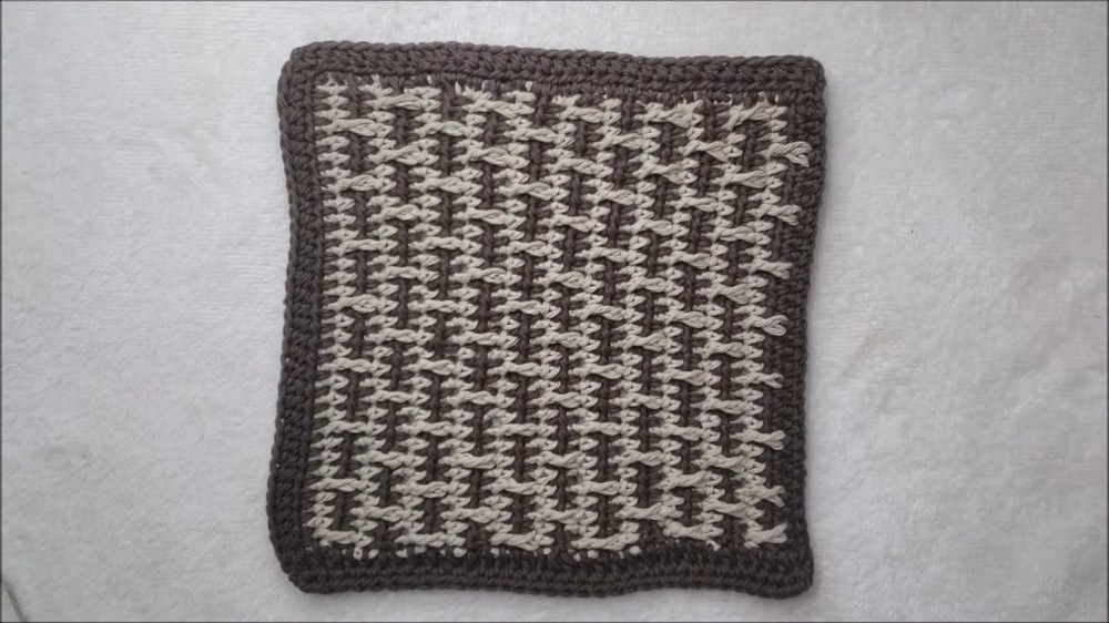 Easy Crochet Mosaic Stitch Pattern for Stylish Accessories