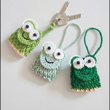 Crochet Frog Keychain Pattern 1
