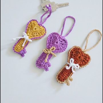 Crochet Heart Keychain Pattern 1