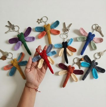 Easy Crochet Dragonfly Keychain Pattern 1