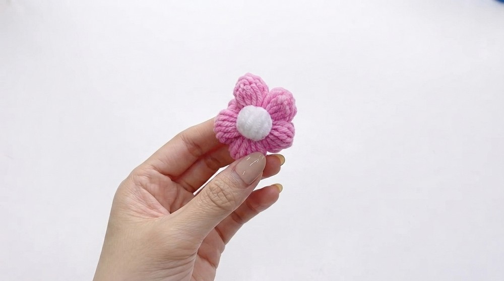 🌸 5 Petal Corn Flower Crochet