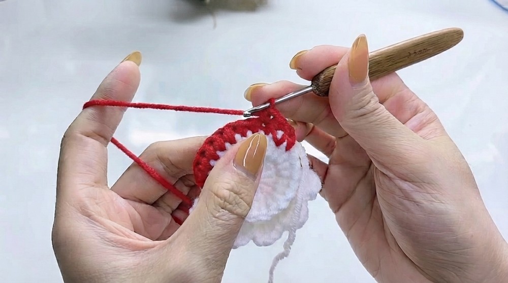 🎅🏻 How To Crochet Santaclaus Keychain Step by Step Tutorial 🎅🏻